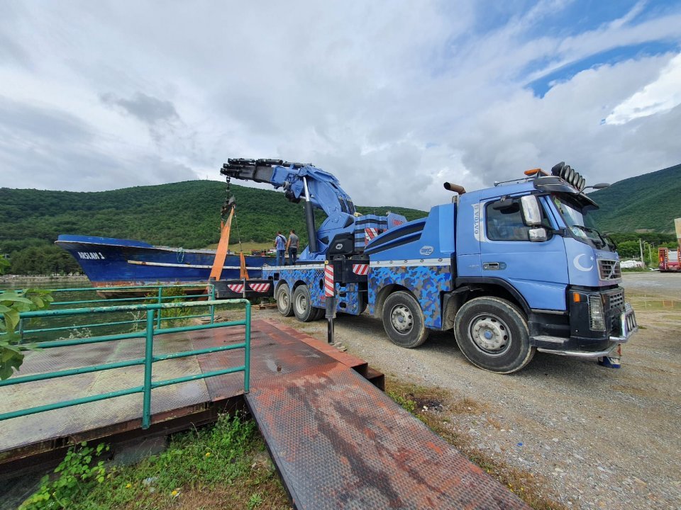 100 TON HİYAP VİNÇ	